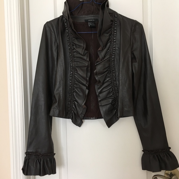 ARDEN B Buttery Soft Lambskin Leather Ruffle Jacket - Picture 3 of 8